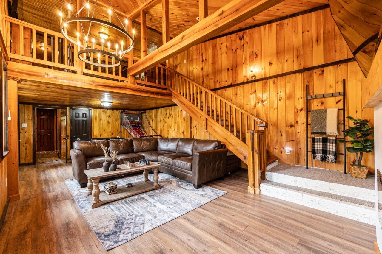 Fun Cabin With Hot Tub, Pool Table & Fire Pit - Big Blue Брайсон-Сити Экстерьер фото